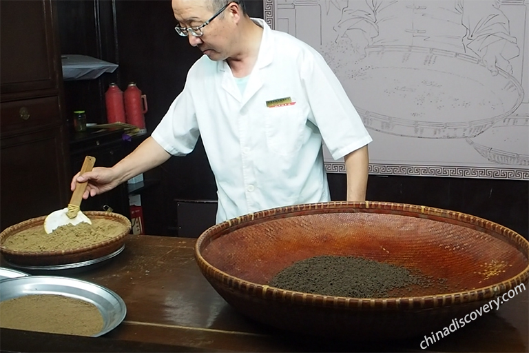 Visit Hangzhou Hu Qing Yu Tang