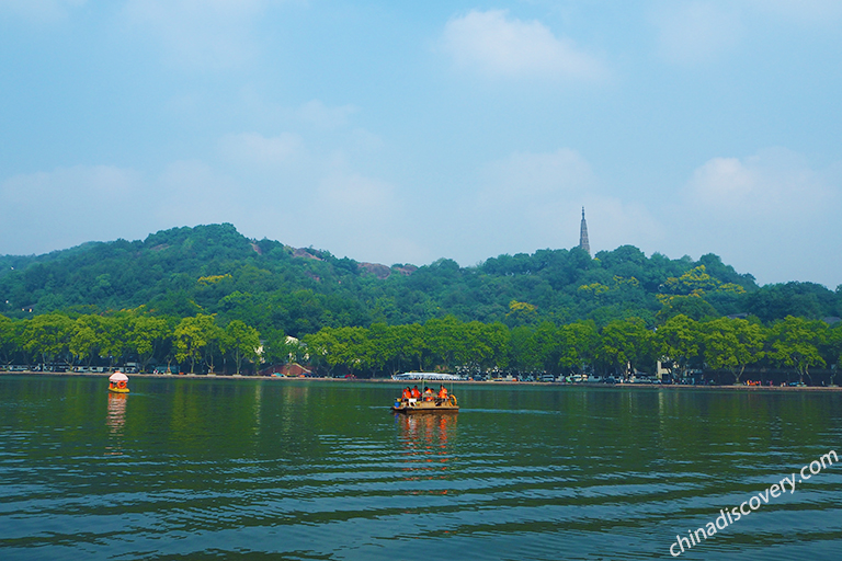 Cruising on West Lake