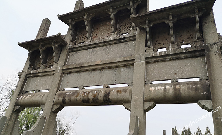 Tangyue Memorial Archways