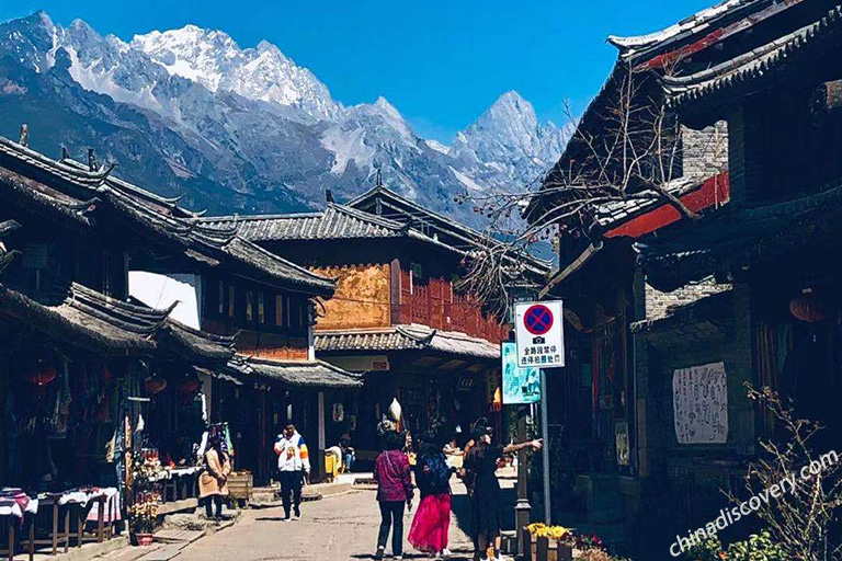 Baisha Village & Murals in Lijiang