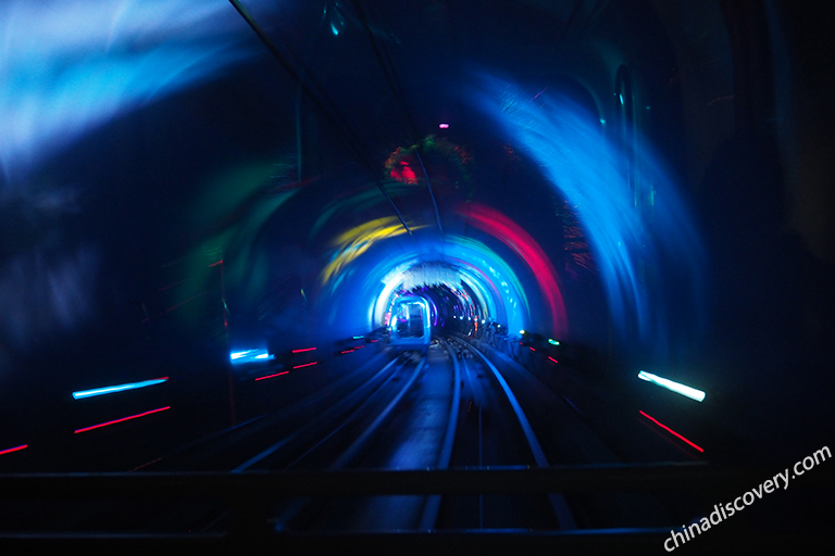 Shanghai Sightseeing Tunnel