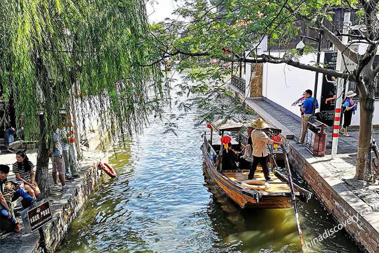 Leisure Time in Zhujiajiao Zhujiajiao Ancient Town