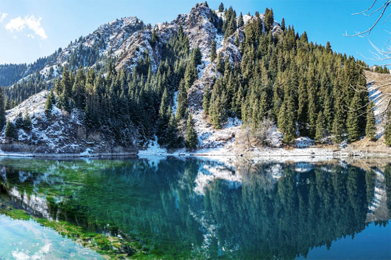 Qianlong Lake Tianchi Lake of Tianshan Mountains