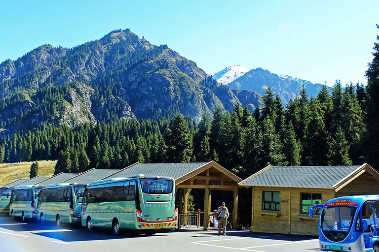 Shuttle Bus between the Entrance to the Tianchi Lake Tianchi Lake of Tianshan Mountains