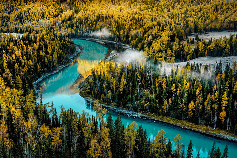 Fairyland Kanas Lake in Autumn Urumqi to Tianchi Lake