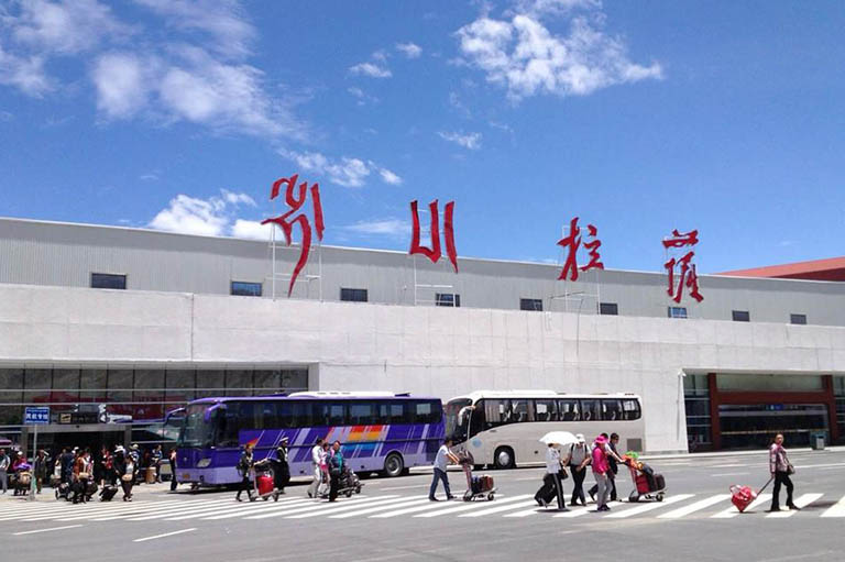 Lhasa Gonggar International Airport Lhasa to Urumqi Flight