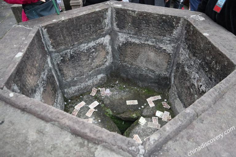 Shibaozhai Pagoda - Duck Hole