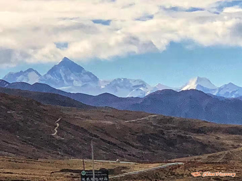 View Along the Road to the Everest Base Camp, Photo Shared by Anthony, Tour Customized by China Discovery