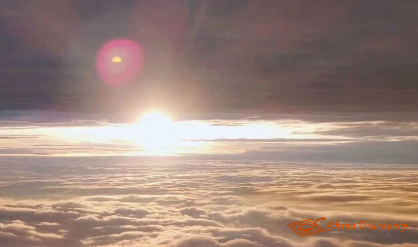Sunrise in the early morning Mount Emei Tour