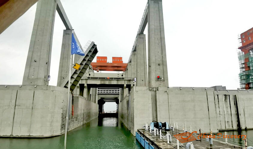 the Three Gorges Dam Ship Lift Downstream Yangtze River Cruise Tour