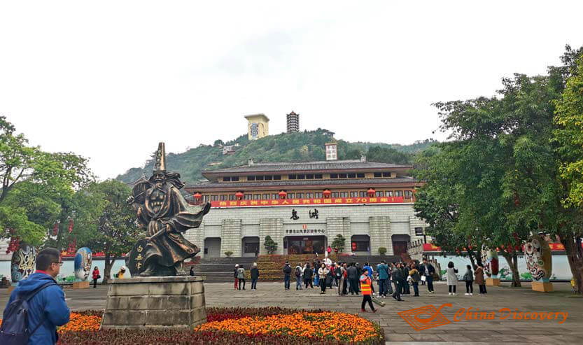 Fengdu Ghost City Downstream Yangtze River Cruise Tour