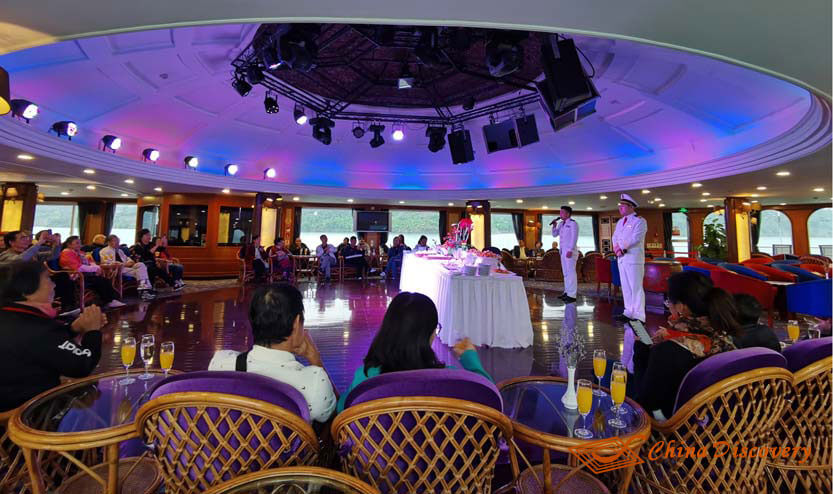 Captain's Welcome Party Downstream Yangtze River Cruise Tour