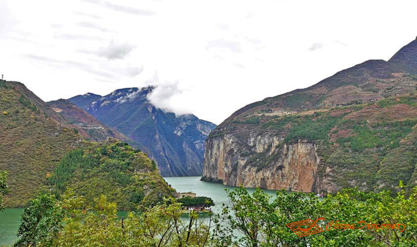 Downstream Yangtze River Cruise Tour