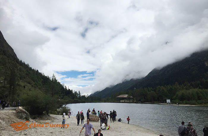 Chengdu Bipenggou Tour