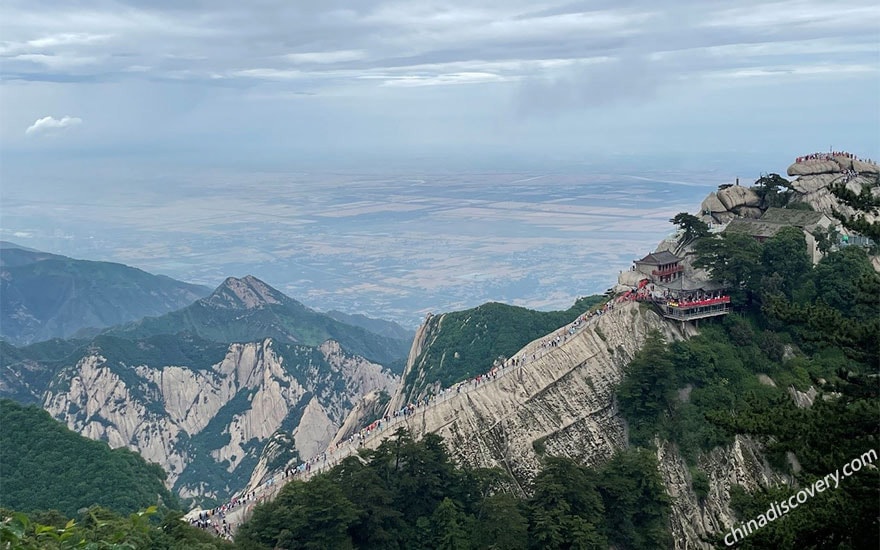 Mount Huashan Hiking Tour