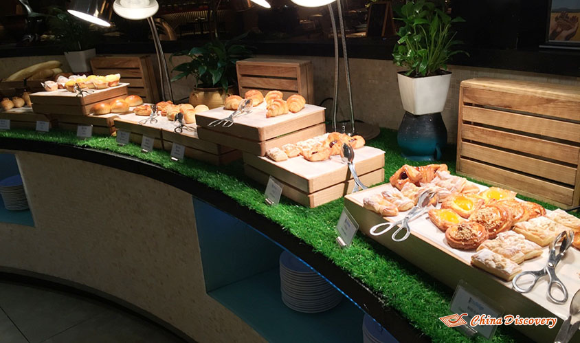 Breakfast at Hotel Grand Park Kunming Jack 3 Days Xishuangbanna Tour