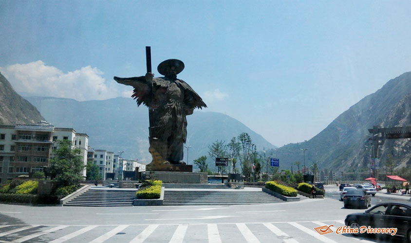 Big Statue Seen on the Way to Wenchuan Jack 3 Days Zoige Tour
