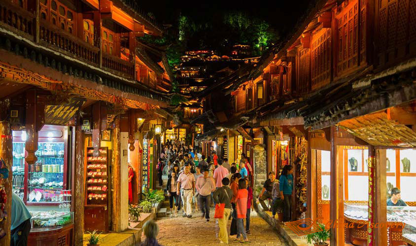 Nightlife of Lijiang Ancient Town Yunnan Tour