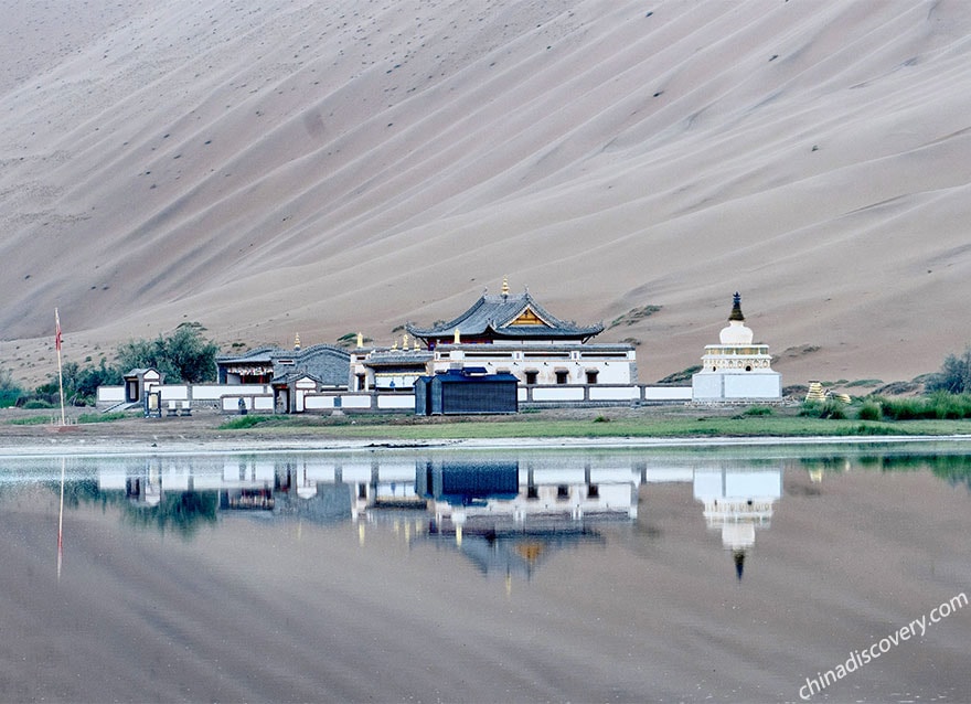 Badain Jaren Desert Tour Badain Jaren Desert Tour
