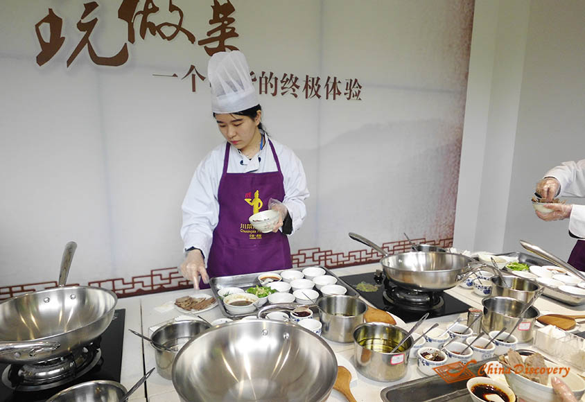 1 Day Sichuan Food Cooking Experience in Chengdu