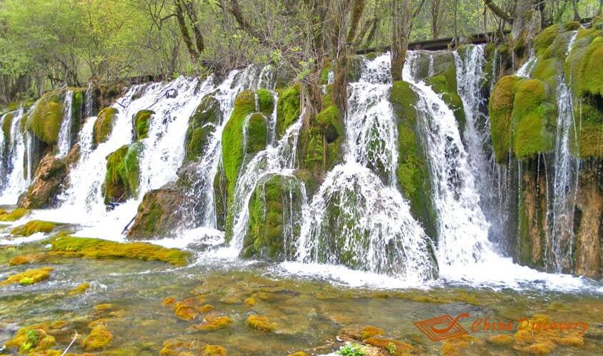 Jiuzhaigou Valley Tour