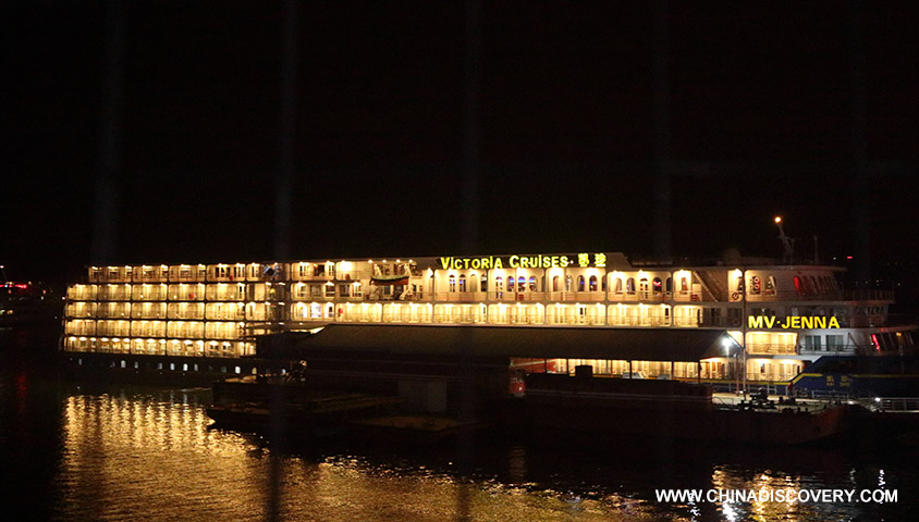 Beautiful Victoria Jenna at Night Five Days Yangtze River Cruise