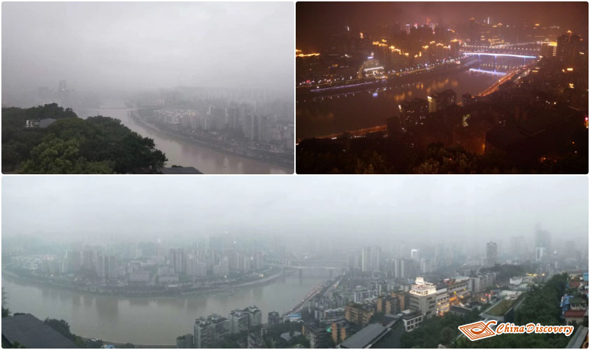 Overlooking the Cityscape of Chongqing and Jialing River Wing Chongqing Tour