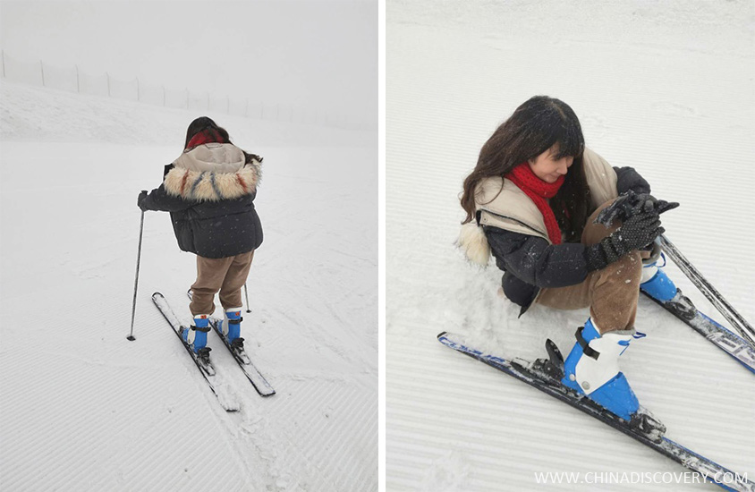 Young women sliding down the slope, Xiling Ski Resort, Xiling Snow Mountain,  Dayi County, Sichuan Province, China Stock Photo - Alamy