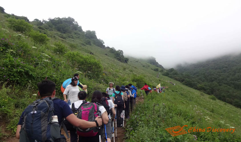 Jiuding Mountain Hiking Jiuding Mountain Hiking Tour