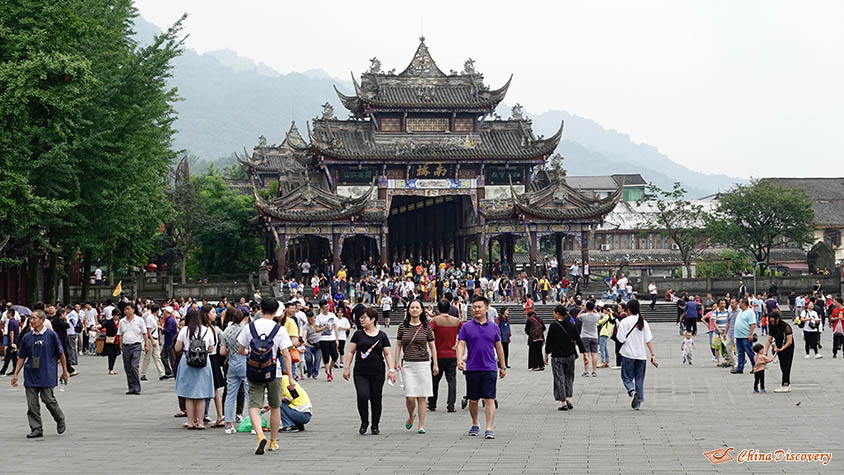 The Entrance to the Park of Dujiangyan Irrigation System, Photo Shared by Marcin, Tour Customized by Lily