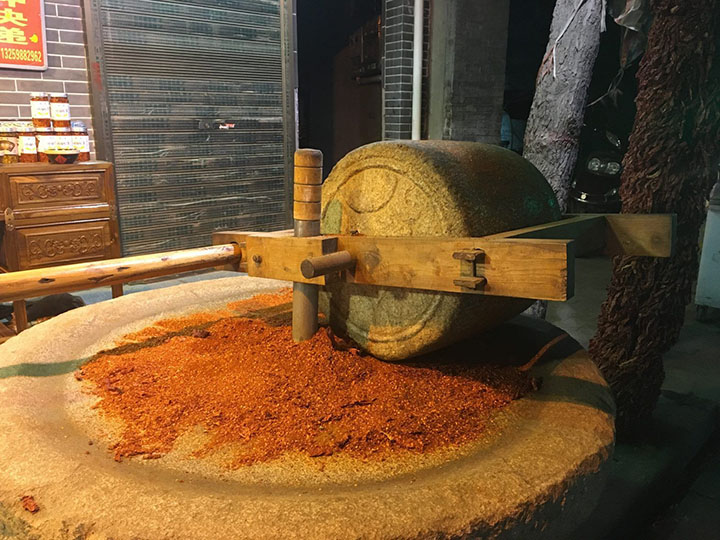 Grind Chilli Powder in a Traditional Way, Photo Shared by Monica, Tour Customized by Leo