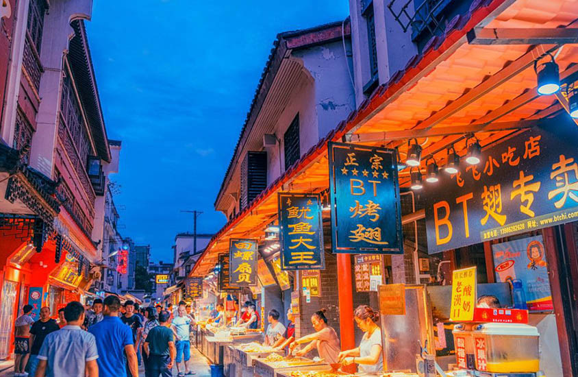 Busy Musilim Quater - Famous Snack Street in Xian Xian Tour