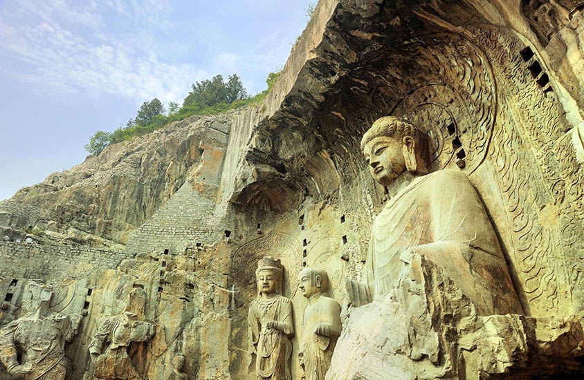 Vairocana Buddha in Longmen Grottoes Luoyang Tour