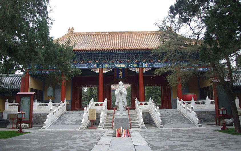 Statue of Confucius in Front of Confucian Temple, Tour Customized by China Discovery