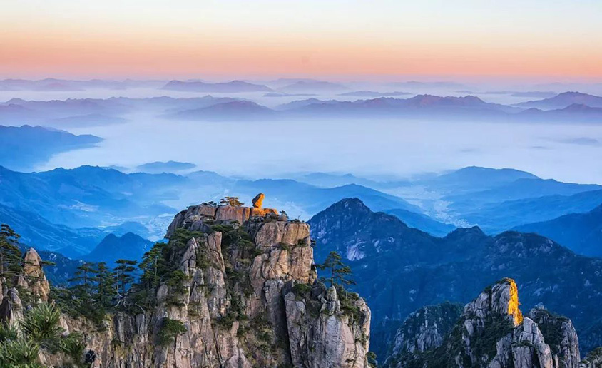 Stone Monkey Watching the Sea in Beihai Scenic Area of Yellow Mountain, Tour Customized by Jack
