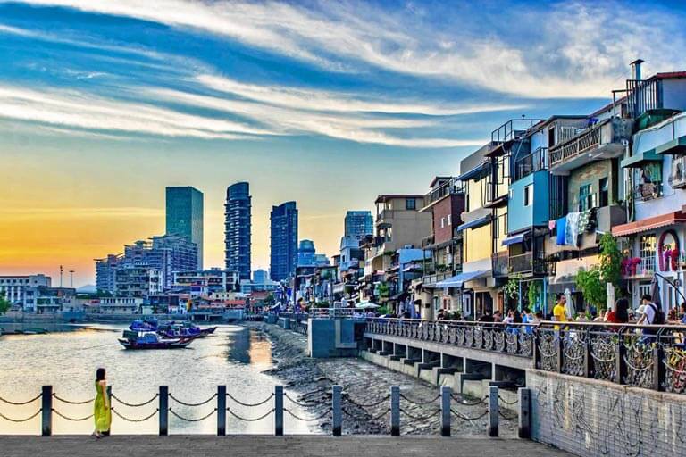 Enjoy the Bourgeois Lifestyle in Xiamen Xiamen Activities - Art Districts in Xiammen
