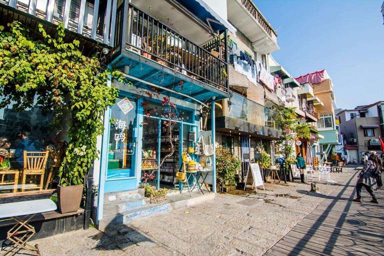 Enjoy the Bourgeois Lifestyle in Xiamen Xiamen Activities - Art Districts in Xiammen
