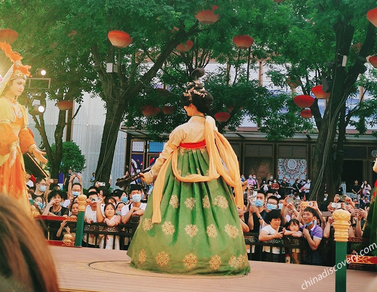 Dancers at Grand Tang Dynasty Ever Bright City