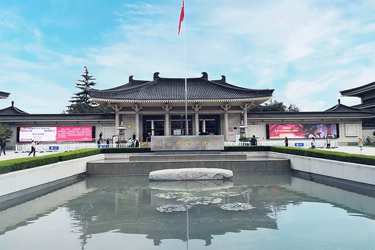 Our customers' group visited Xian Shaanxi History Museum