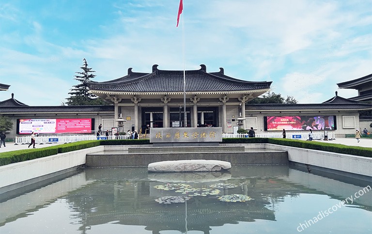 Our customers' group visited Xian Shaanxi History Museum