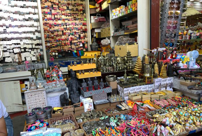 Huajuexiang Shopping Street next to Great Mosque Terracotta Warriors for Sale