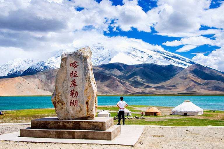 Karakul Lake & Muztagh Ata