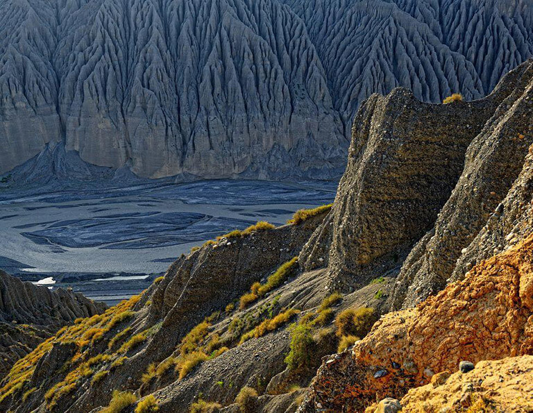 Incredible geographic wonder land - Dushanzi Grand Canyon