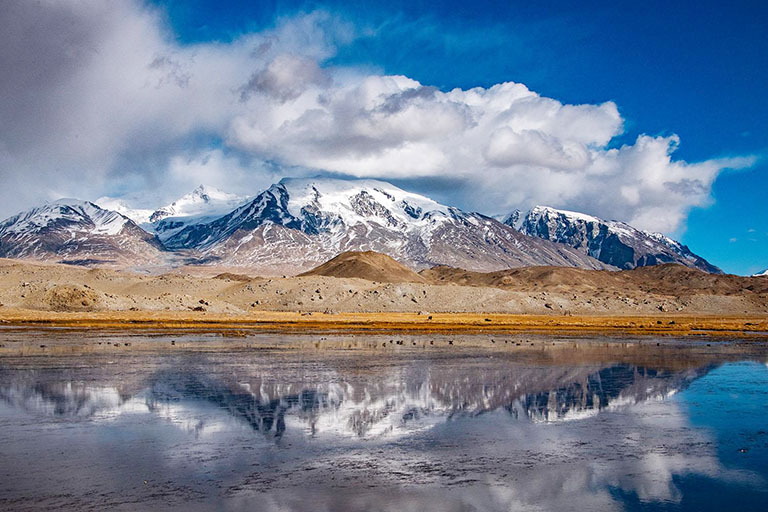 How to Get from Kashgar to Karakul Lake