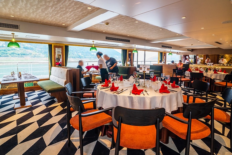 Yangtze Miracle - Restaurant