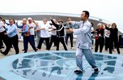 Play Tai Chi