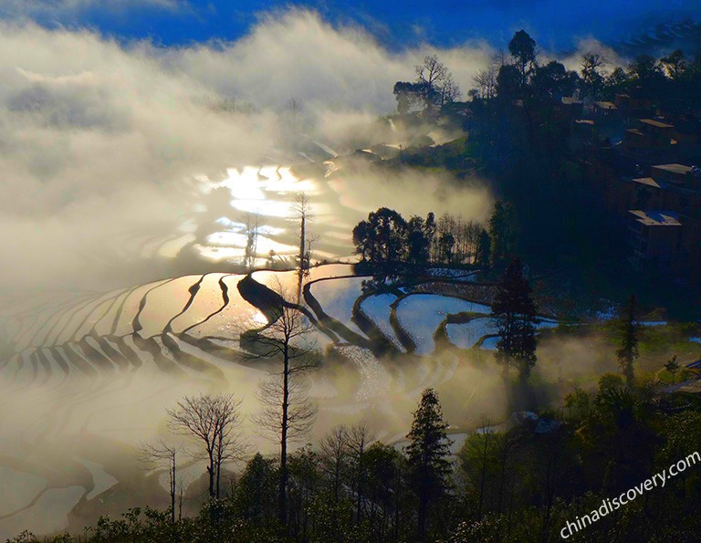 Magnificent sunrise at Yuanyang Terraces-2017-Olivia