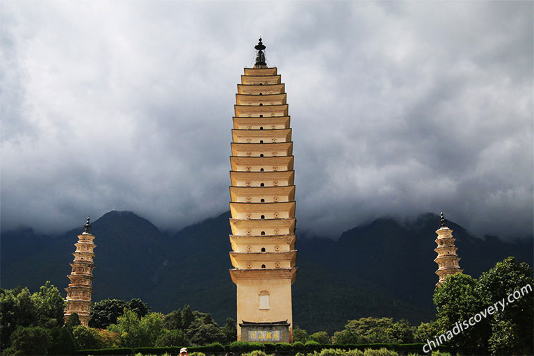 Three Pagodas in Dali