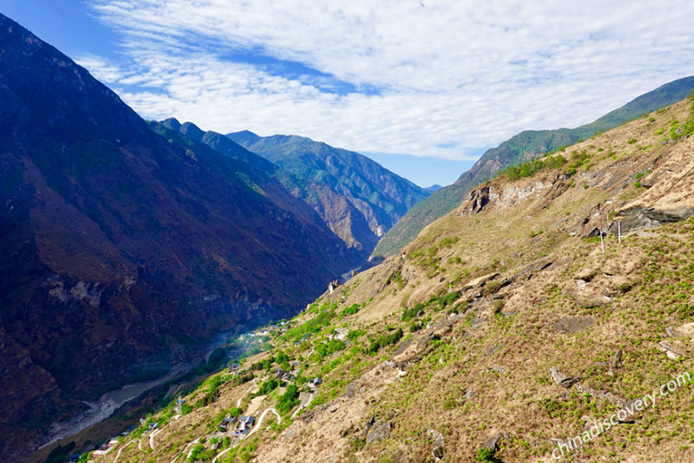 Middle Tiger Leaping Gorge