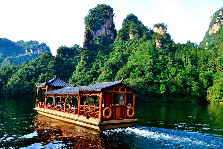 Boat at Baofeng Lake